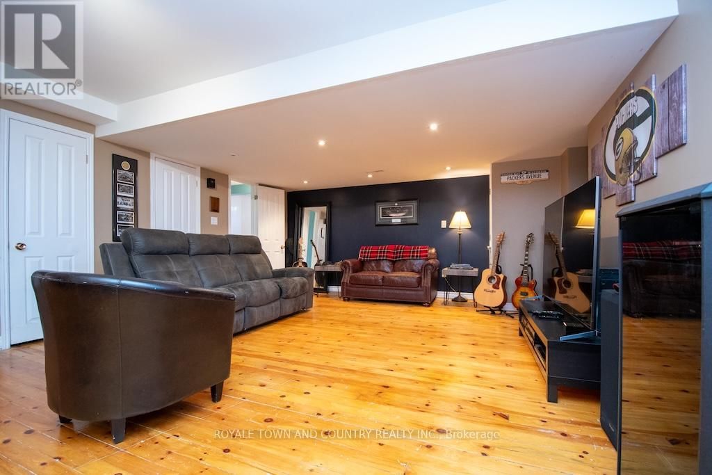 19 TRACEY'S HILL ROAD Image 33