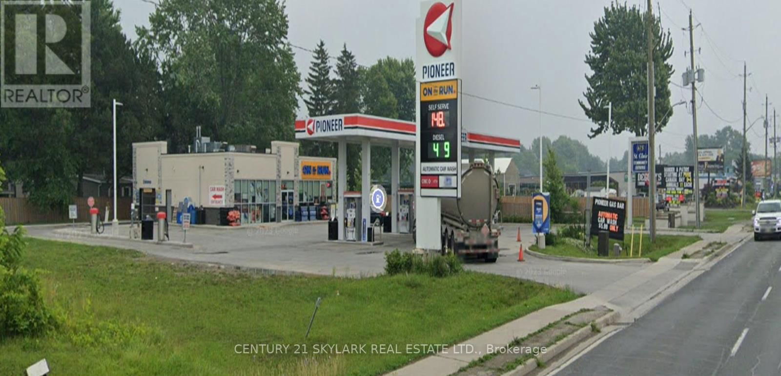 679 ST CLAIR STREET EAST Image 1