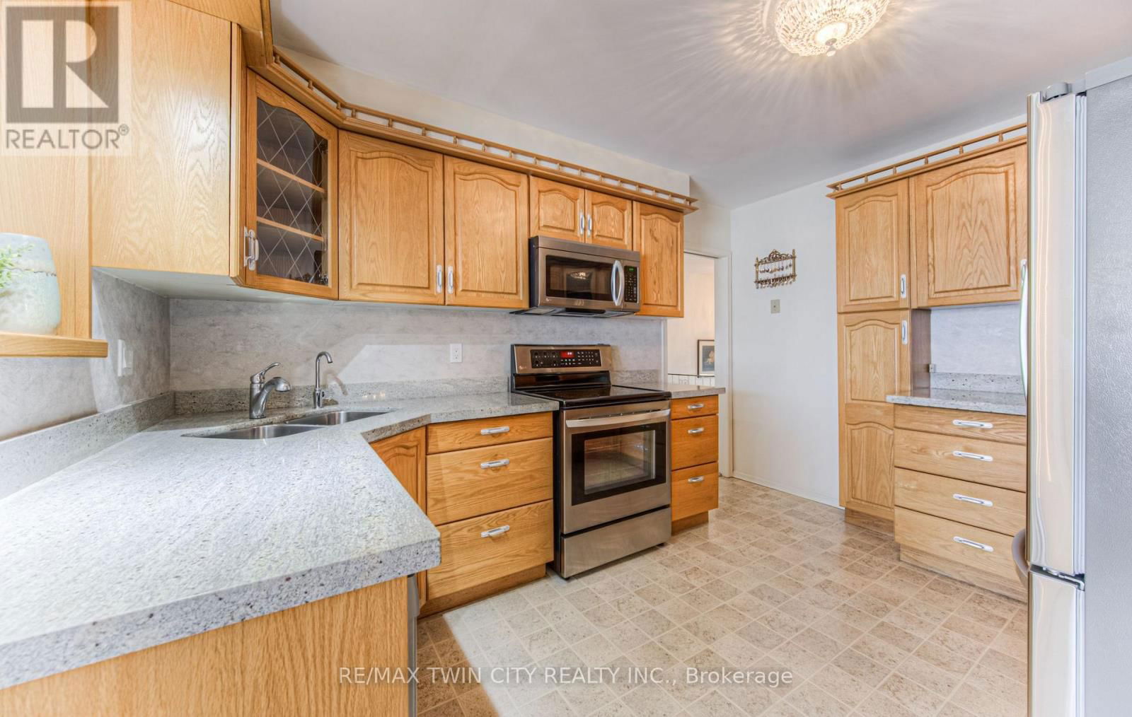 84 RIDGEVIEW CRESCENT Image 17
