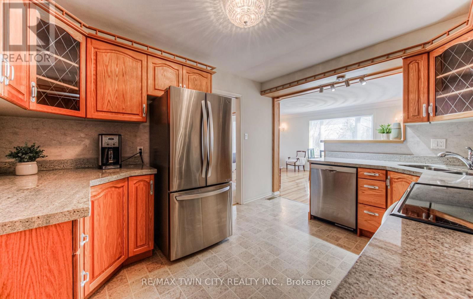 84 RIDGEVIEW CRESCENT Image 22