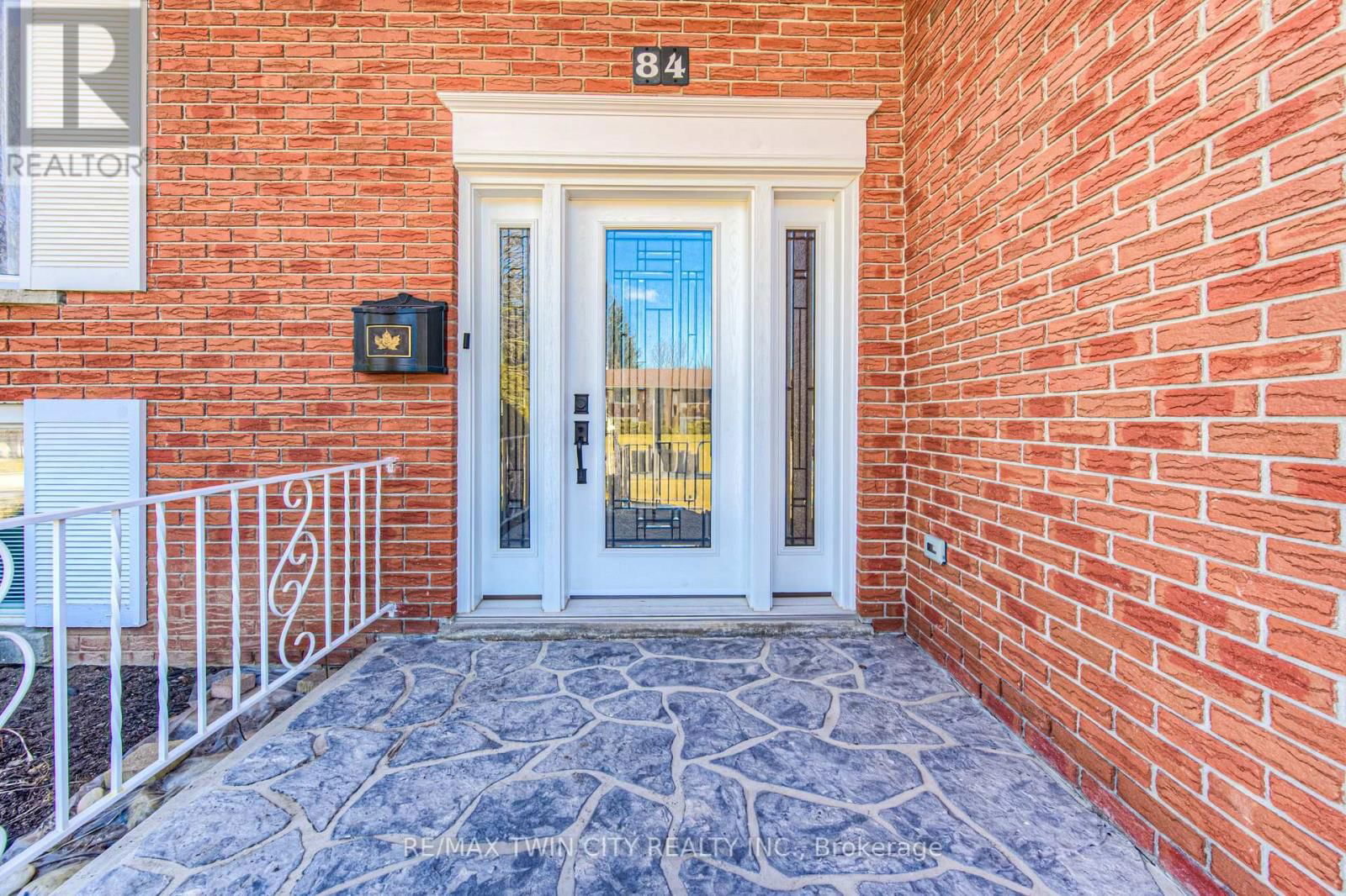 84 RIDGEVIEW CRESCENT Image 4