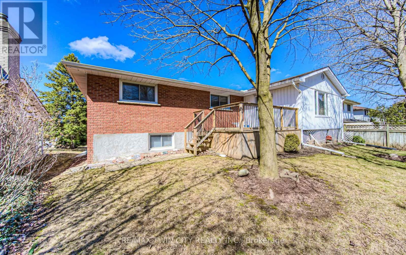 84 RIDGEVIEW CRESCENT Image 44
