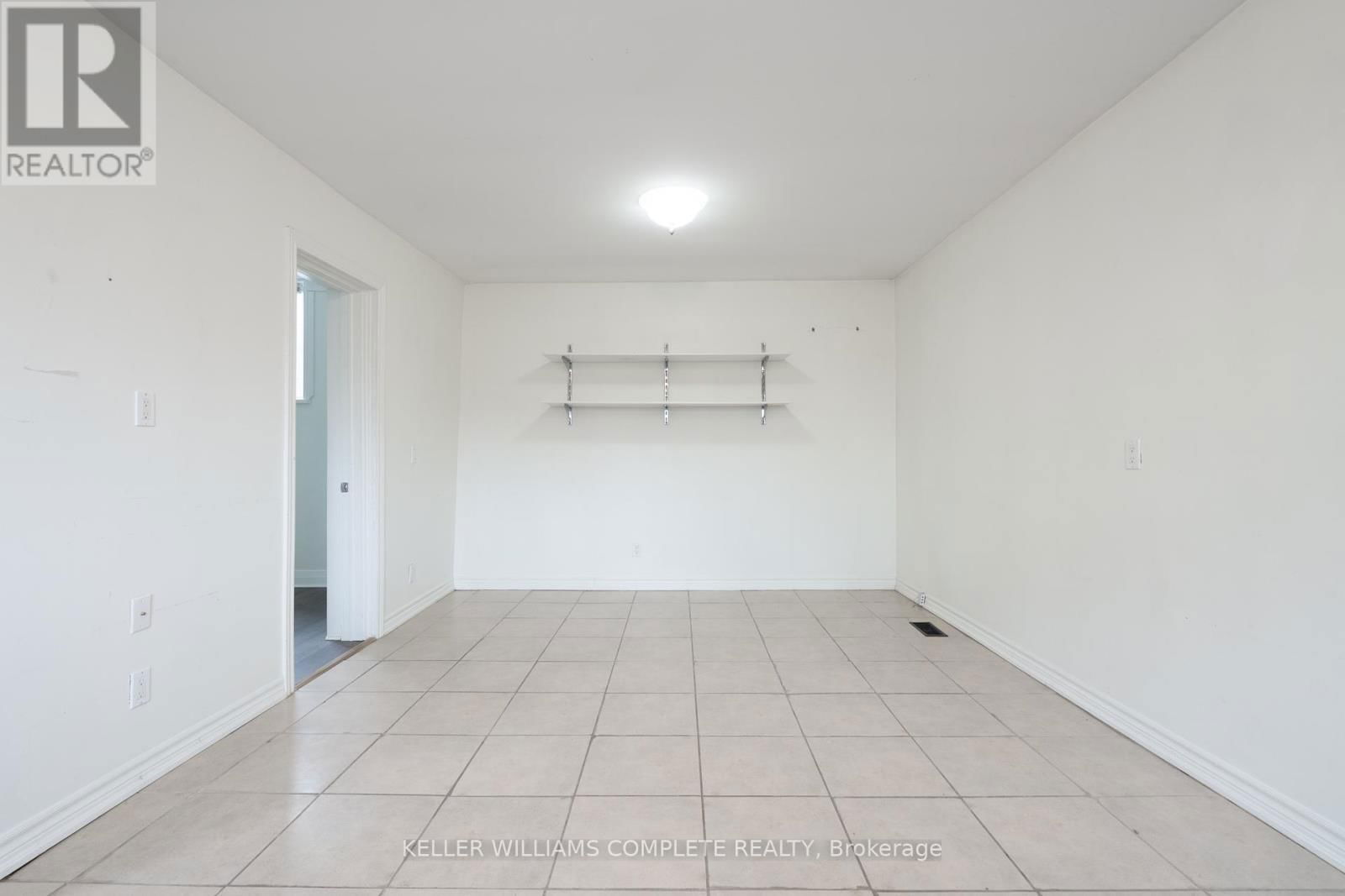 149 STRATHCONA AVENUE NORTH Image 15