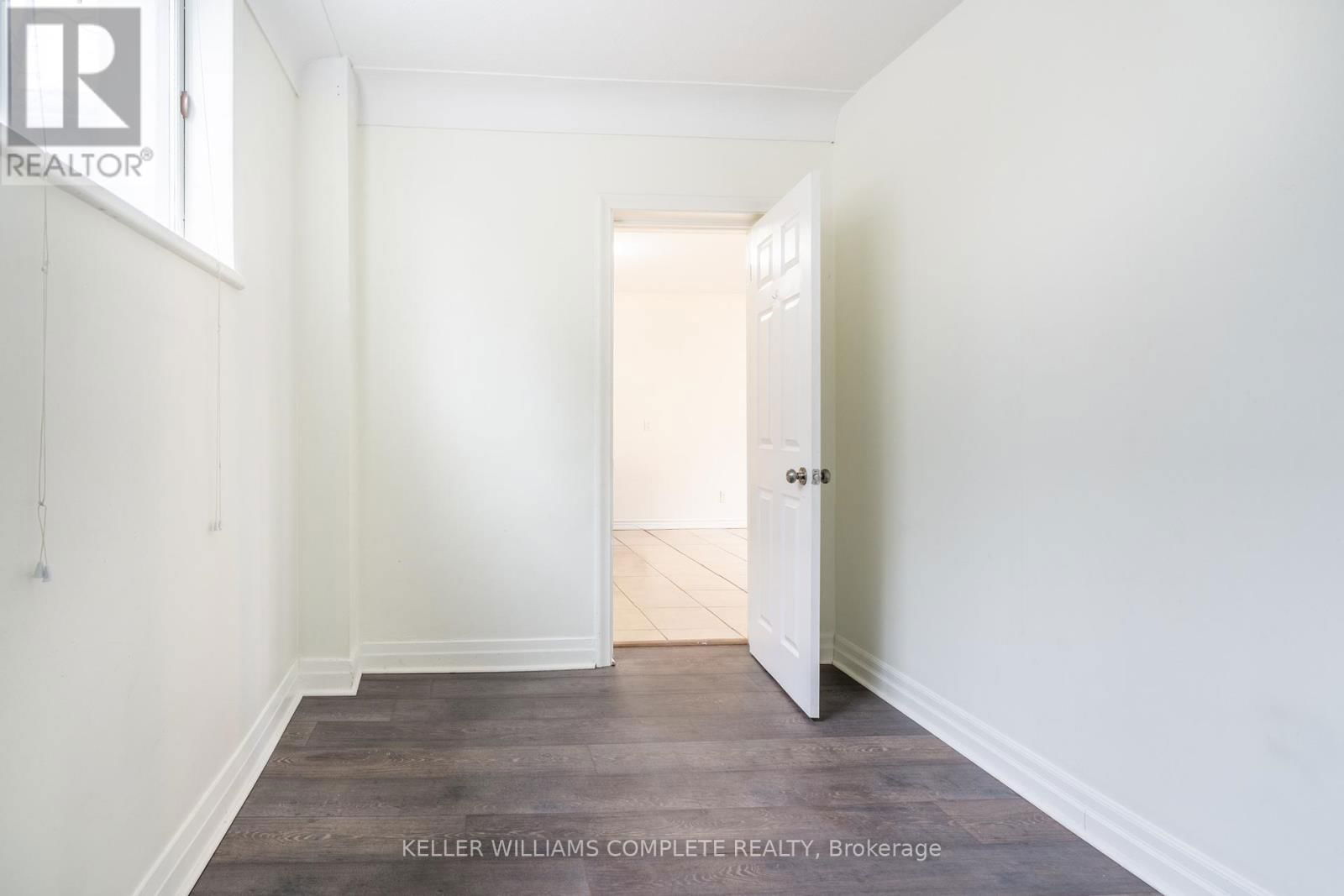 149 STRATHCONA AVENUE NORTH Image 17
