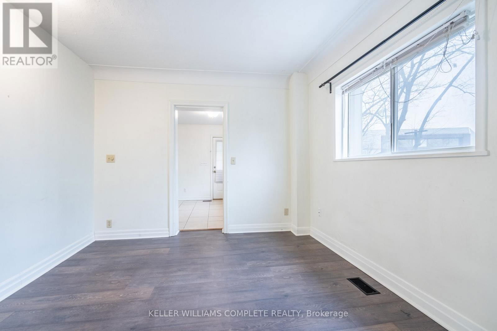 149 STRATHCONA AVENUE NORTH Image 19