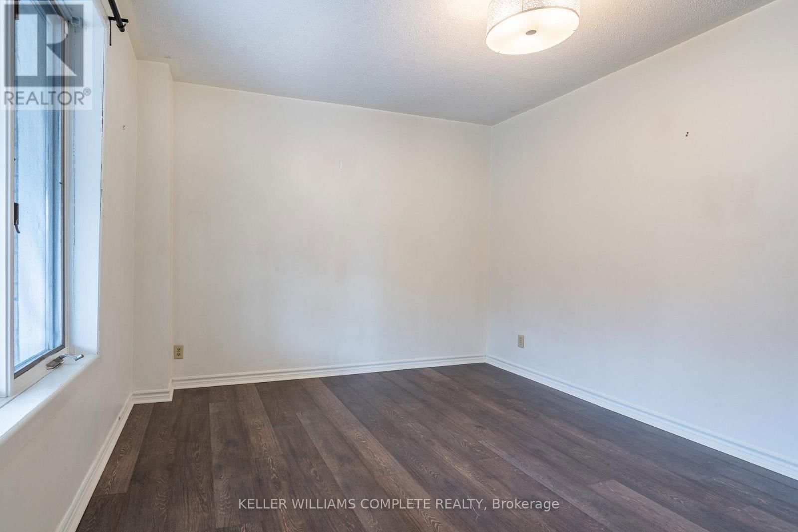 149 STRATHCONA AVENUE NORTH Image 22