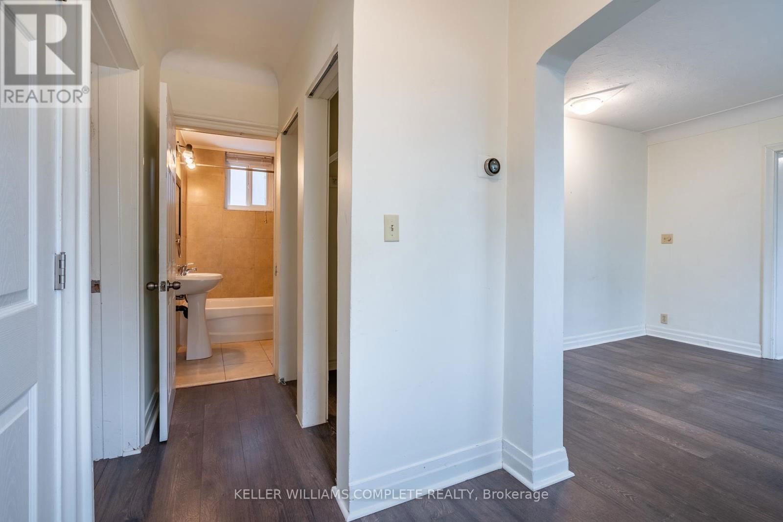 149 STRATHCONA AVENUE NORTH Image 24