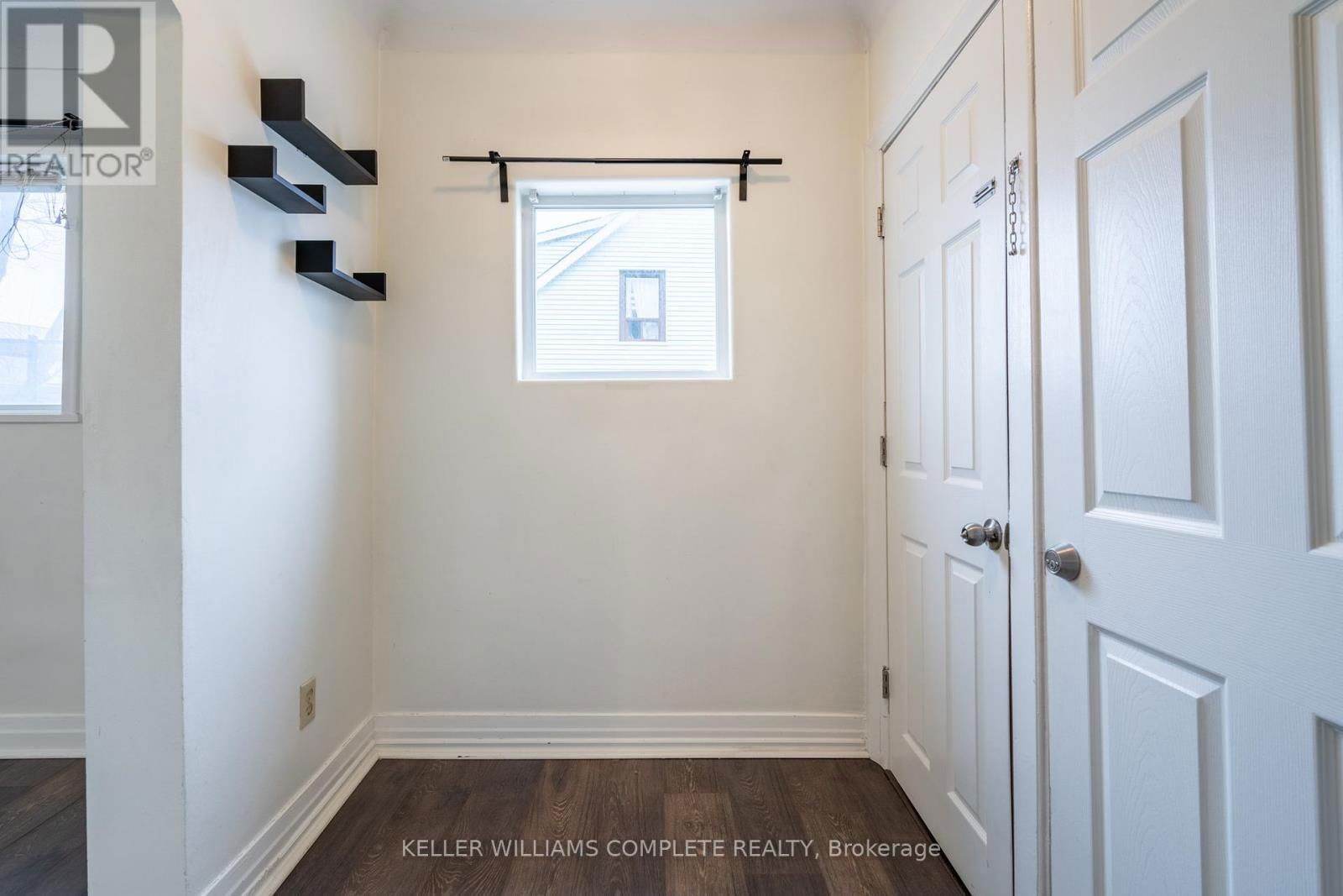 149 STRATHCONA AVENUE NORTH Image 25