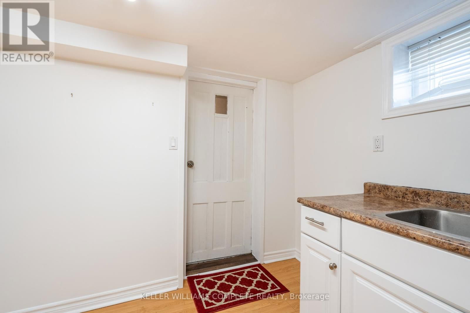 149 STRATHCONA AVENUE NORTH Image 37