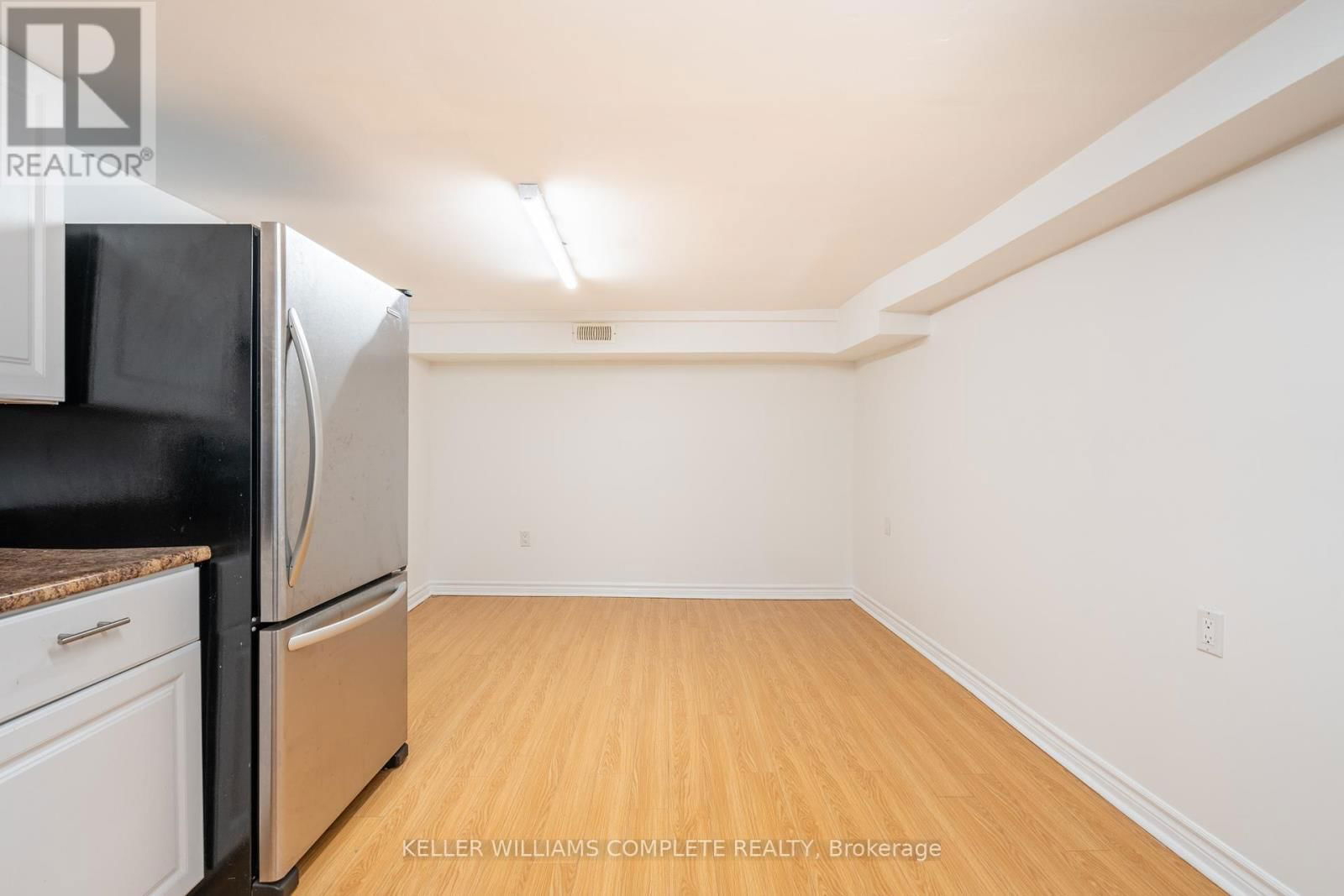 149 STRATHCONA AVENUE NORTH Image 39
