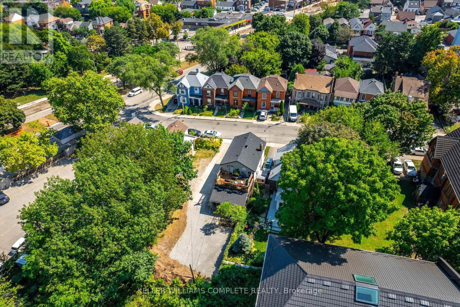 149 STRATHCONA AVENUE NORTH Image 8