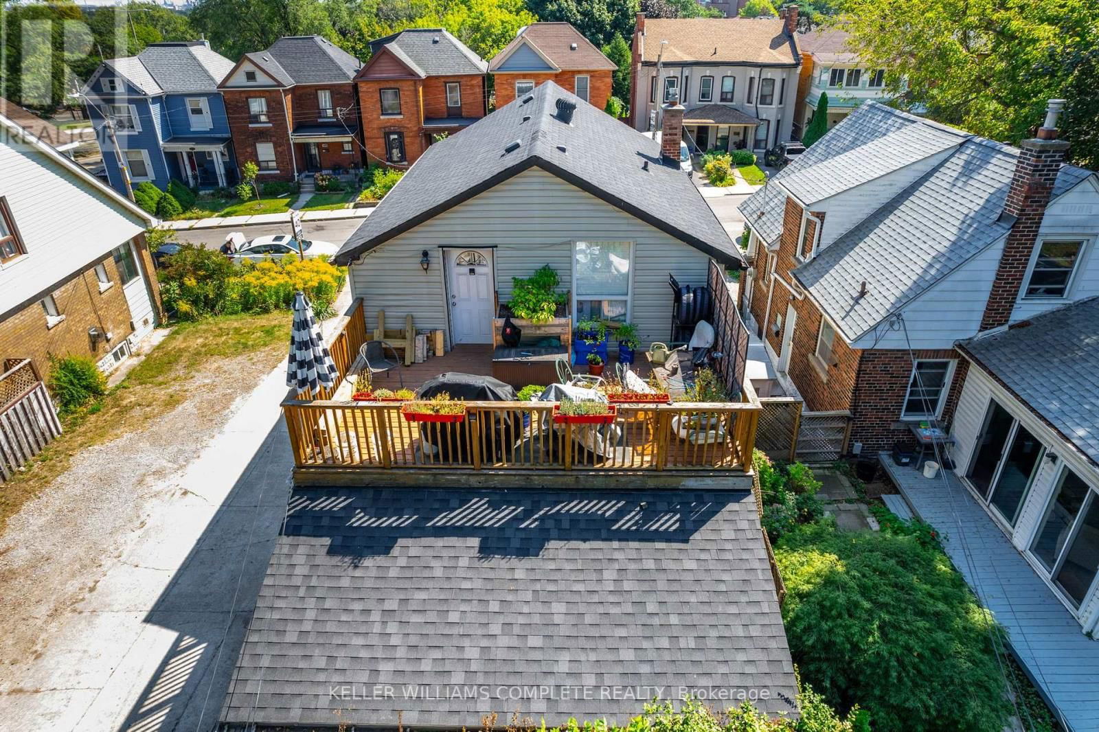 149 STRATHCONA AVENUE NORTH Image 9