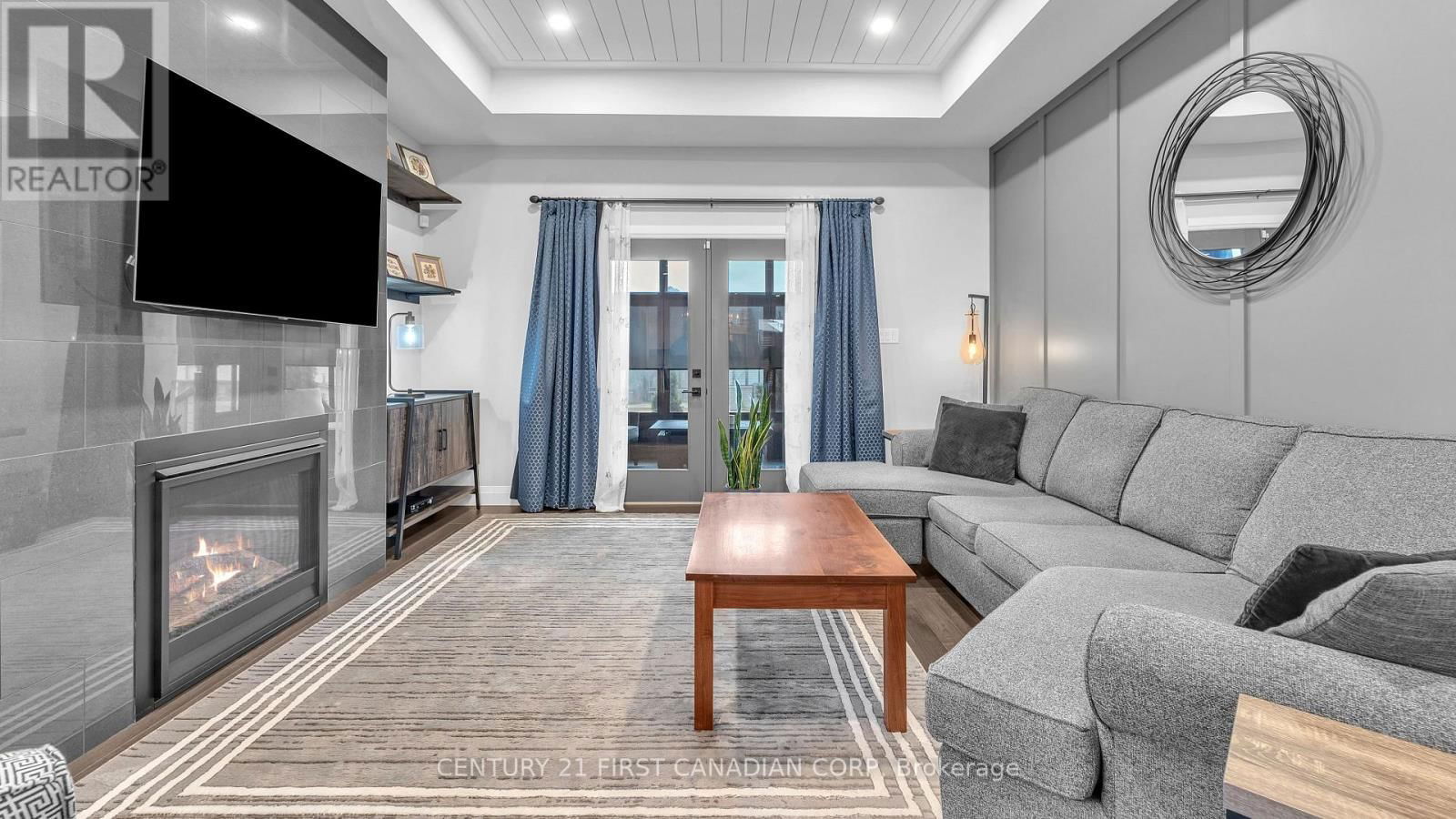 697 BARKER STREET Image 10