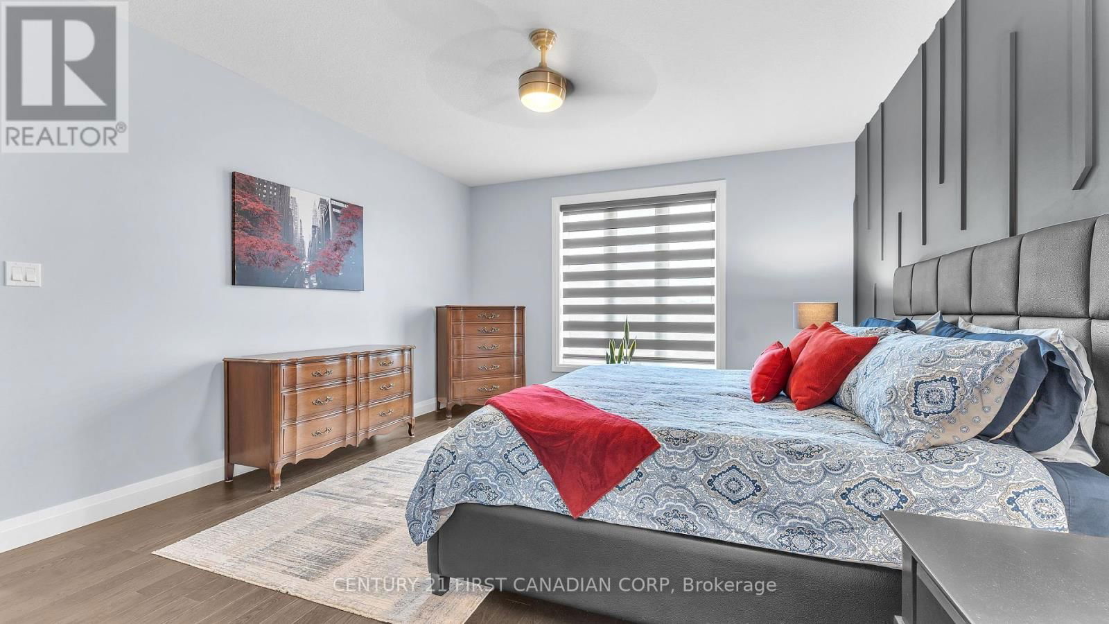 697 BARKER STREET Image 13
