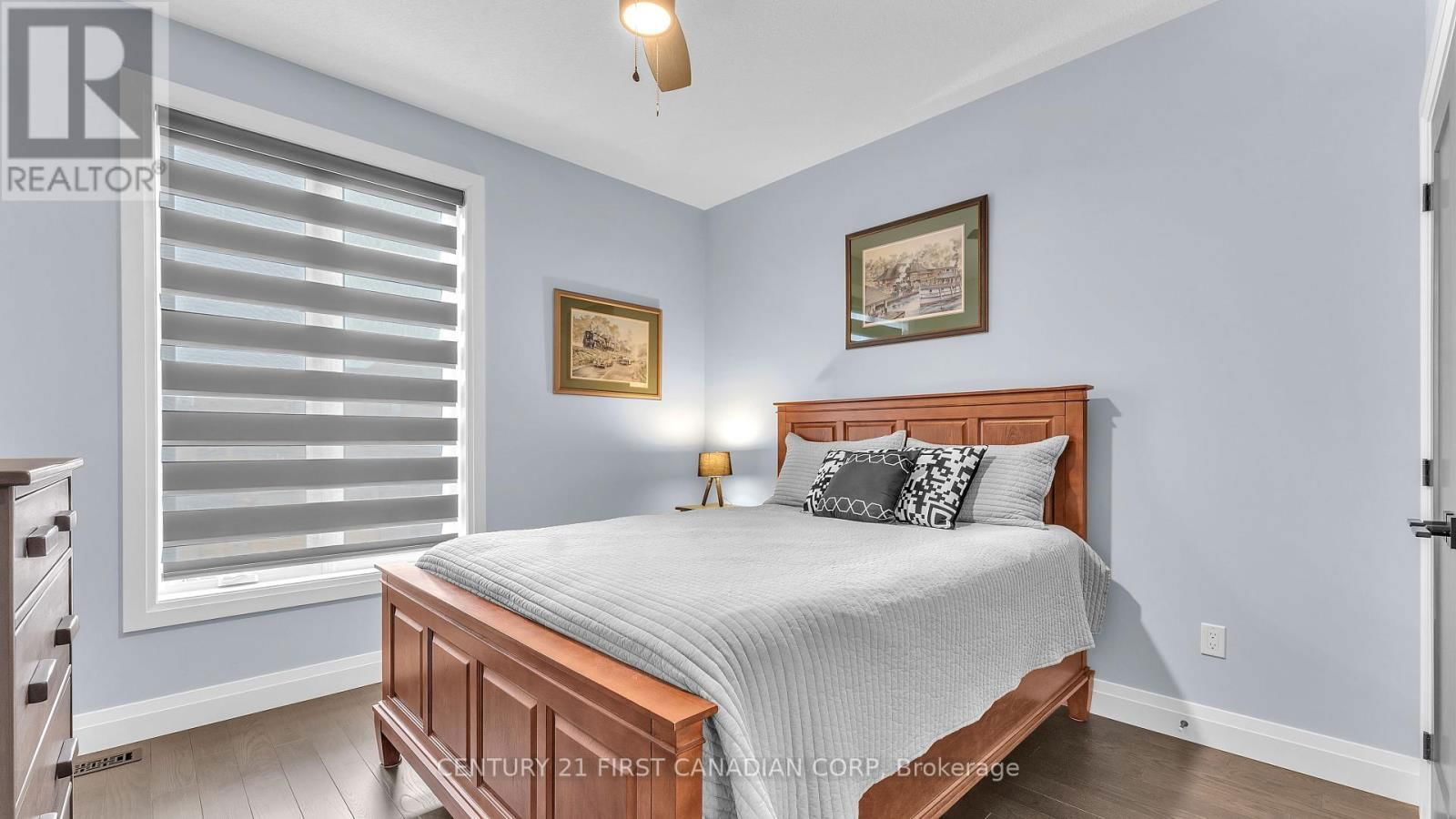 697 BARKER STREET Image 17
