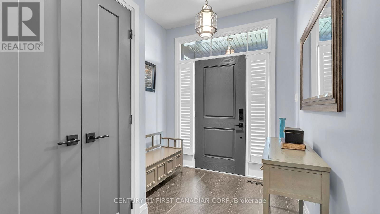 697 BARKER STREET Image 2