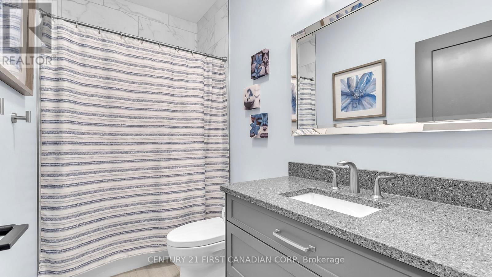 697 BARKER STREET Image 20