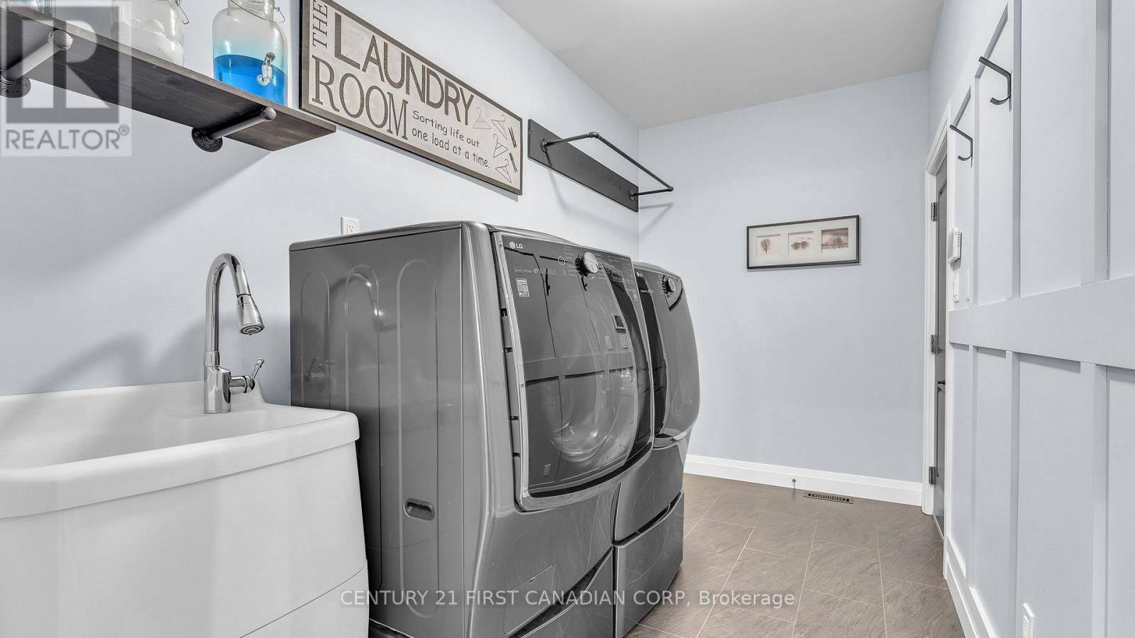 697 BARKER STREET Image 21