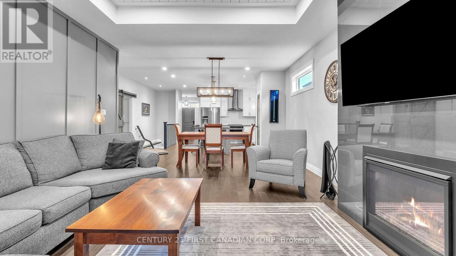697 BARKER STREET Image 9