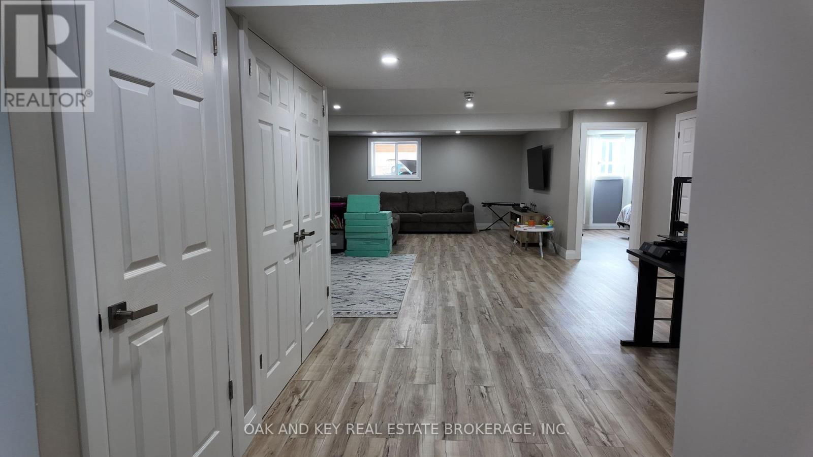 48 ABBOTT STREET Image 24