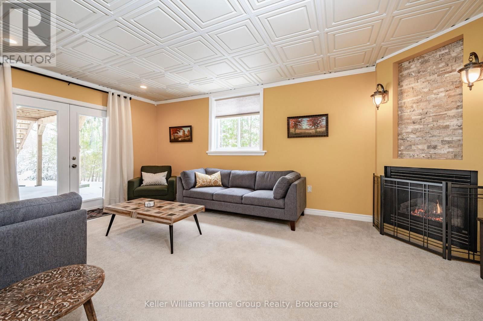 230 ST ANDREW STREET EAST Image 30