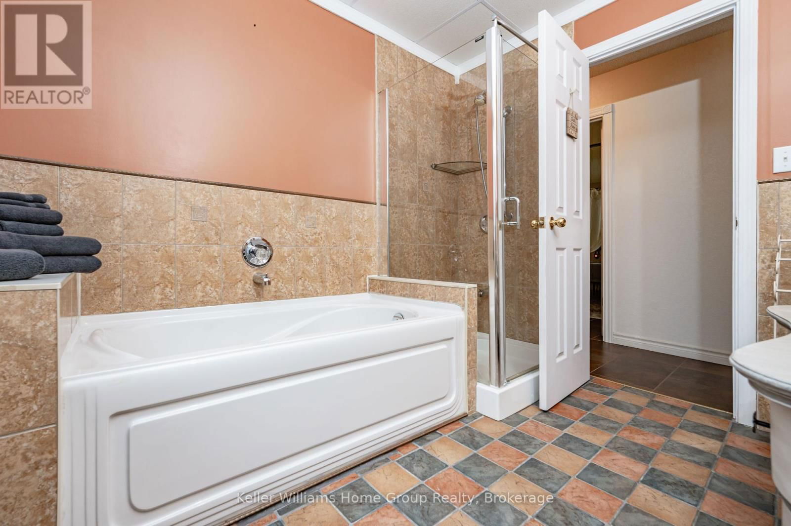 230 ST ANDREW STREET EAST Image 32