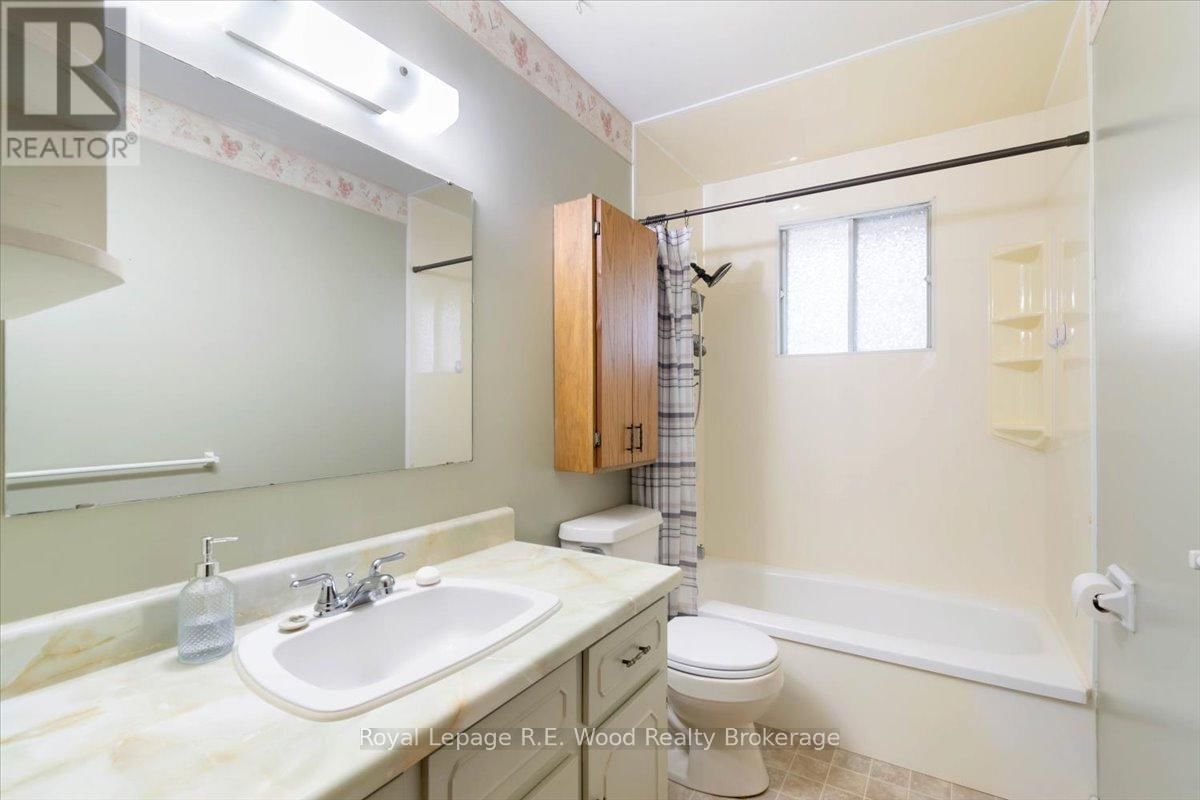 8 MARSHALL DRIVE Image 11