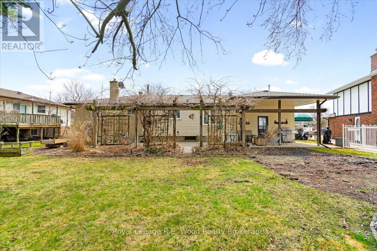 8 MARSHALL DRIVE Image 21