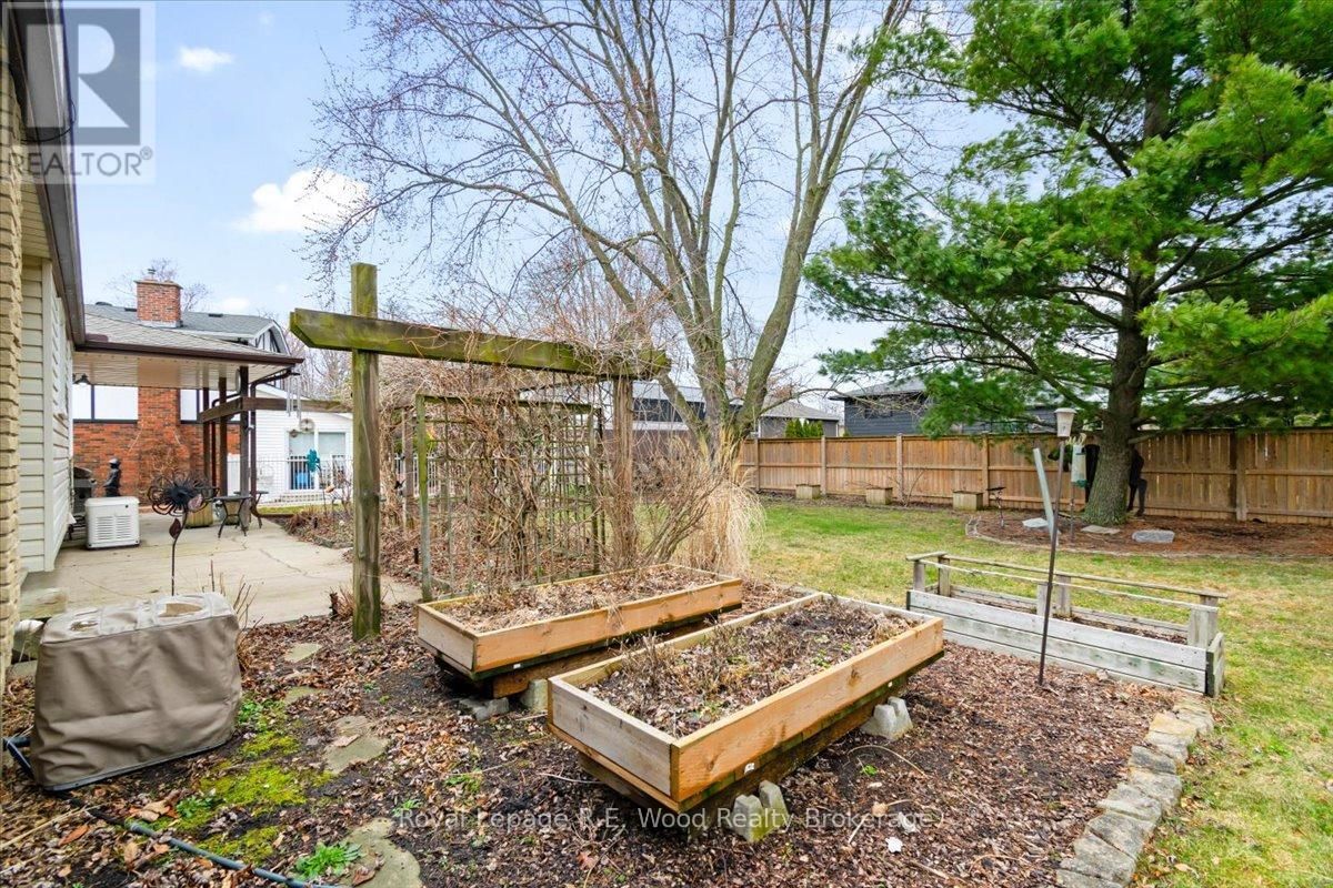 8 MARSHALL DRIVE Image 22