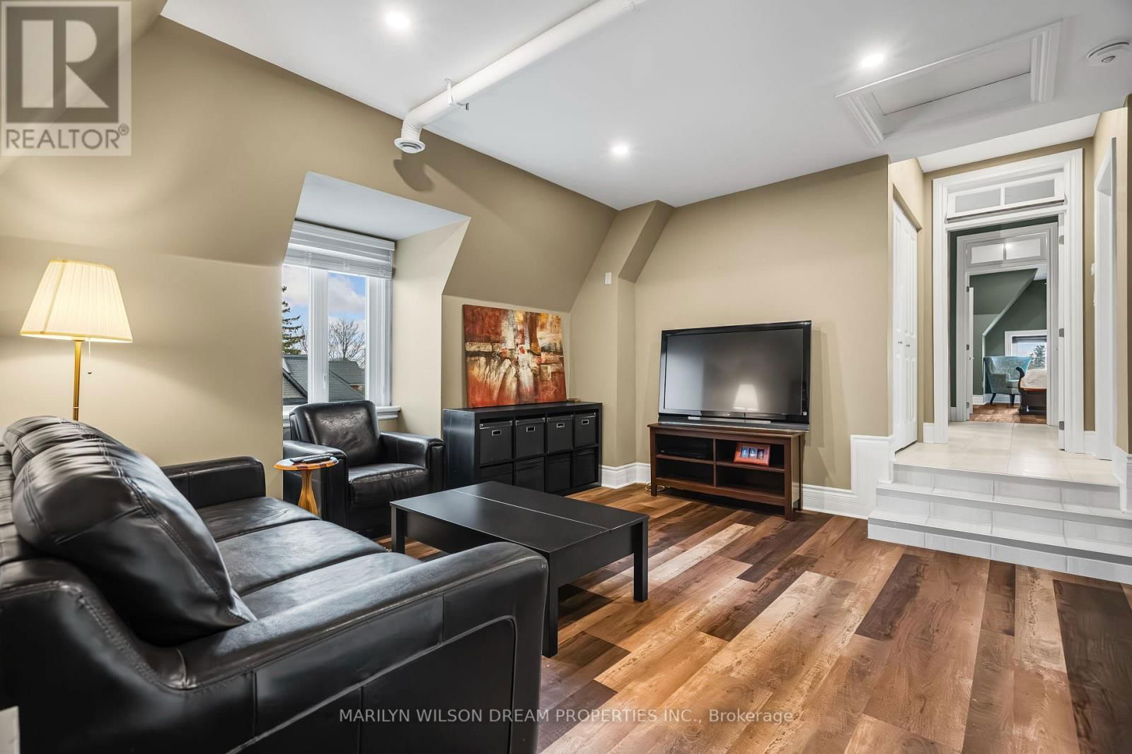 24 LAKE AVENUE WEST Image 32