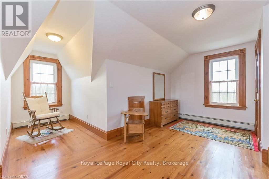 5830 FOURTH LINE Image 11
