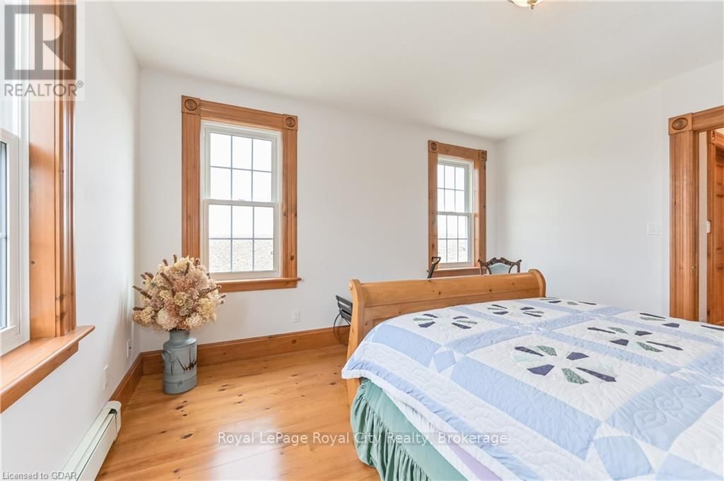 5830 FOURTH LINE Image 17