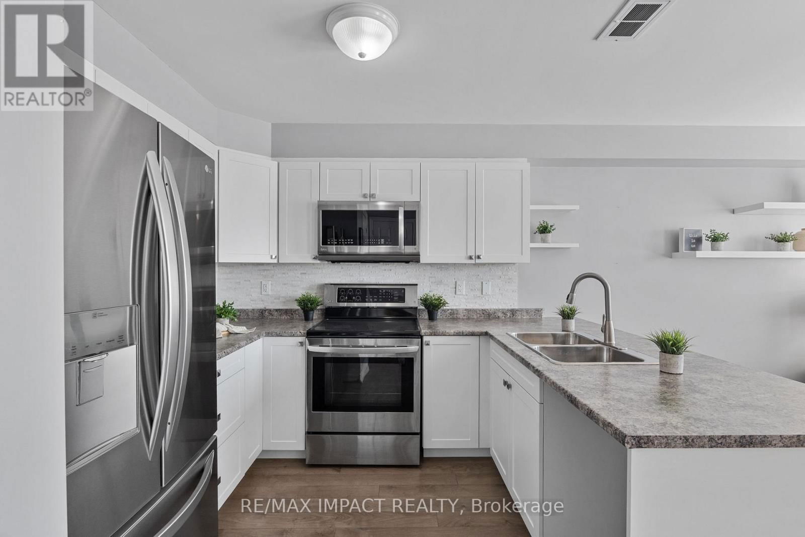 208 - 440 LONSBERRY DRIVE Image 15