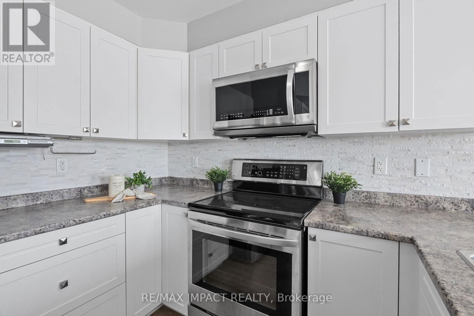 208 - 440 LONSBERRY DRIVE Image 16