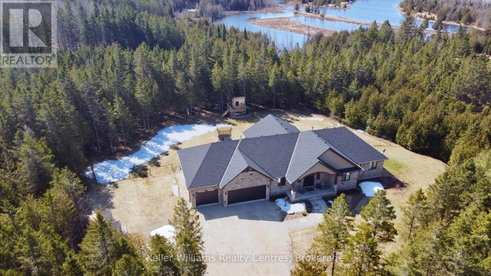 185 LOUISE CREEK CRESCENT Image 1