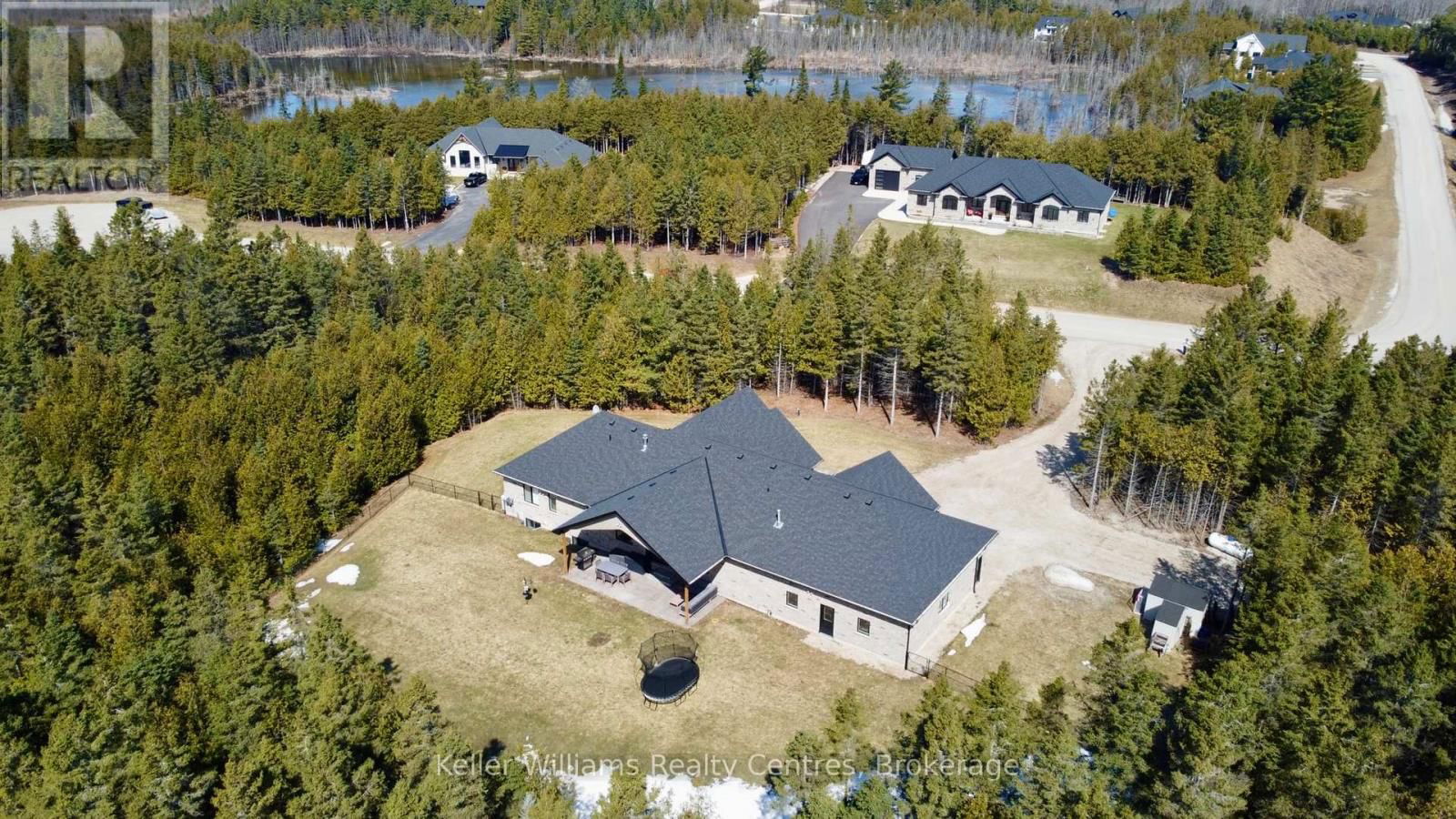 185 LOUISE CREEK CRESCENT Image 2