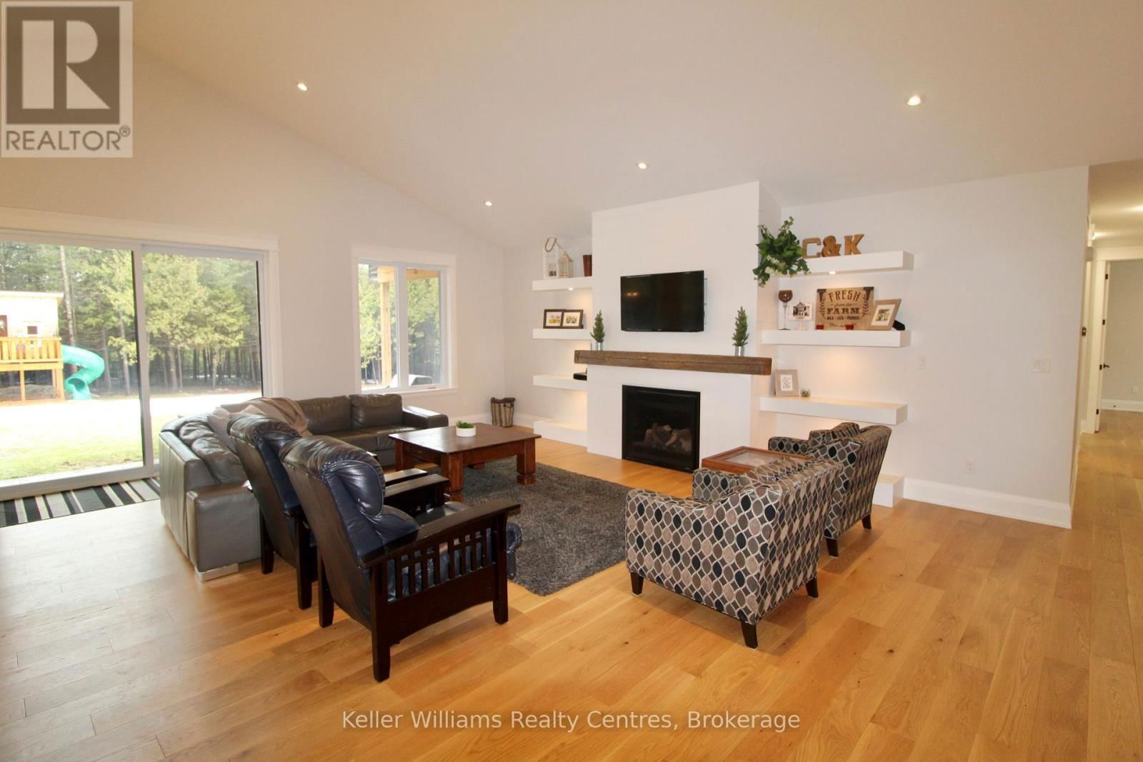 185 LOUISE CREEK CRESCENT Image 20