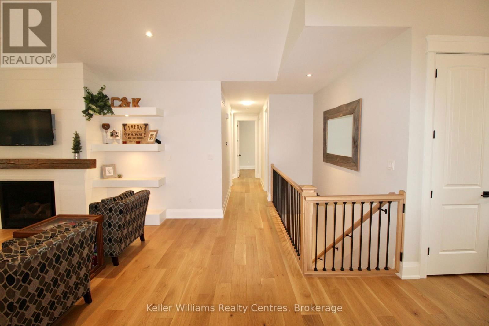 185 LOUISE CREEK CRESCENT Image 21