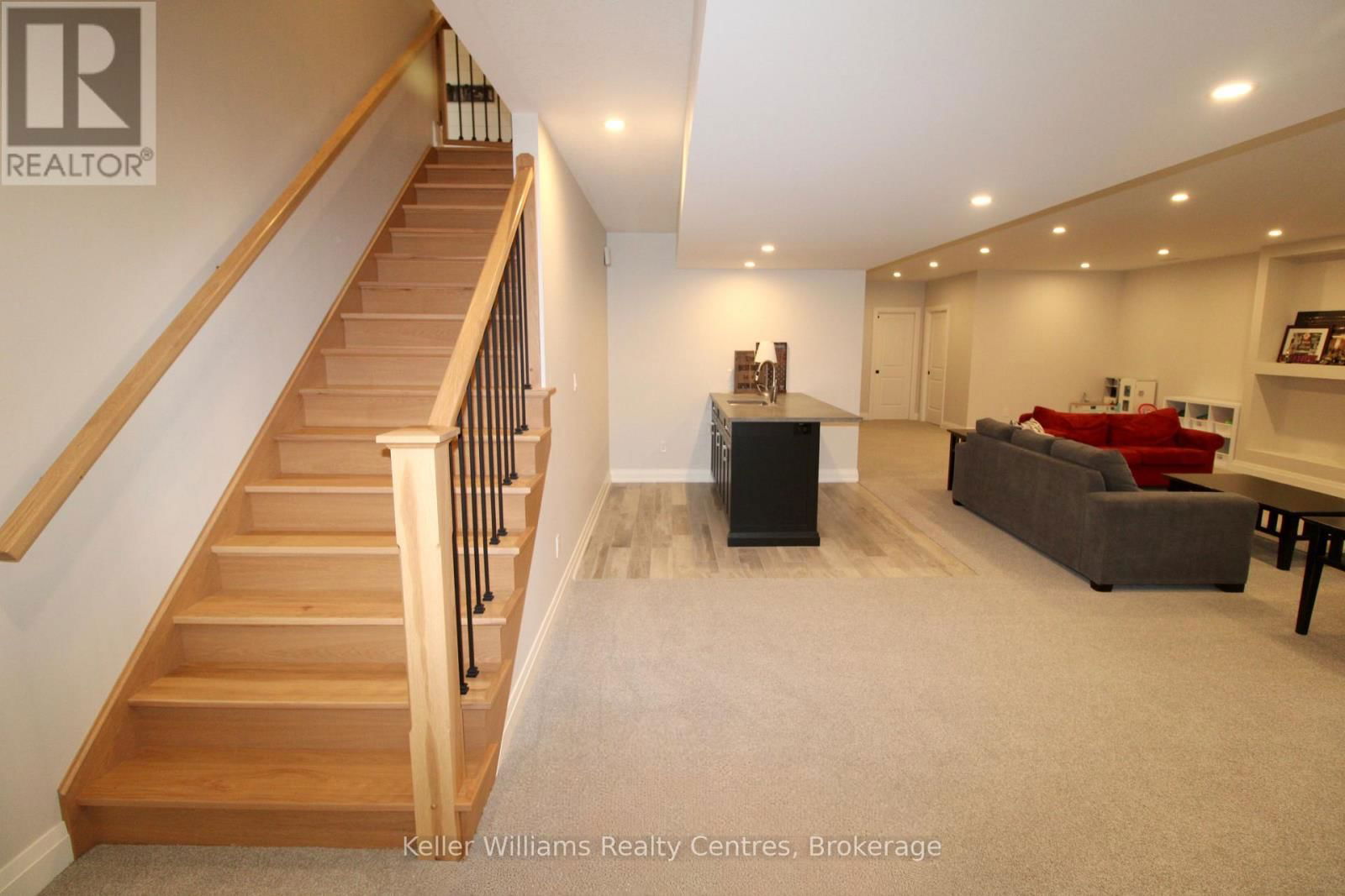185 LOUISE CREEK CRESCENT Image 34