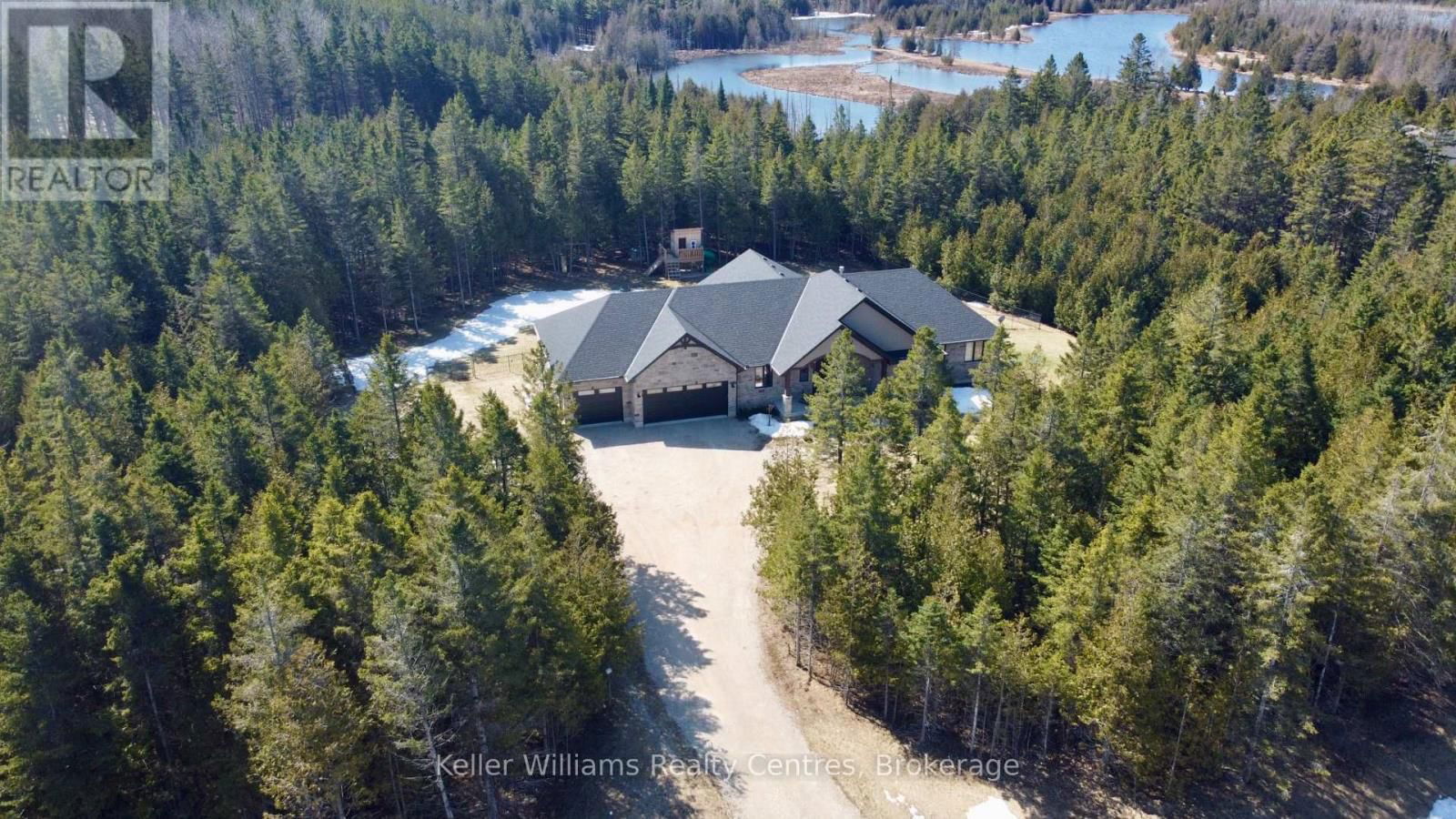 185 LOUISE CREEK CRESCENT Image 48