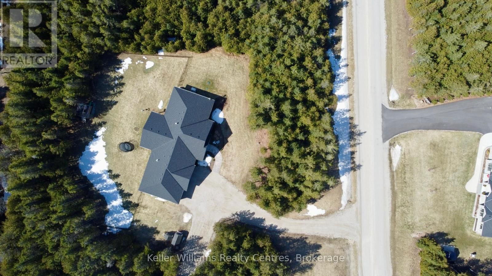 185 LOUISE CREEK CRESCENT Image 49