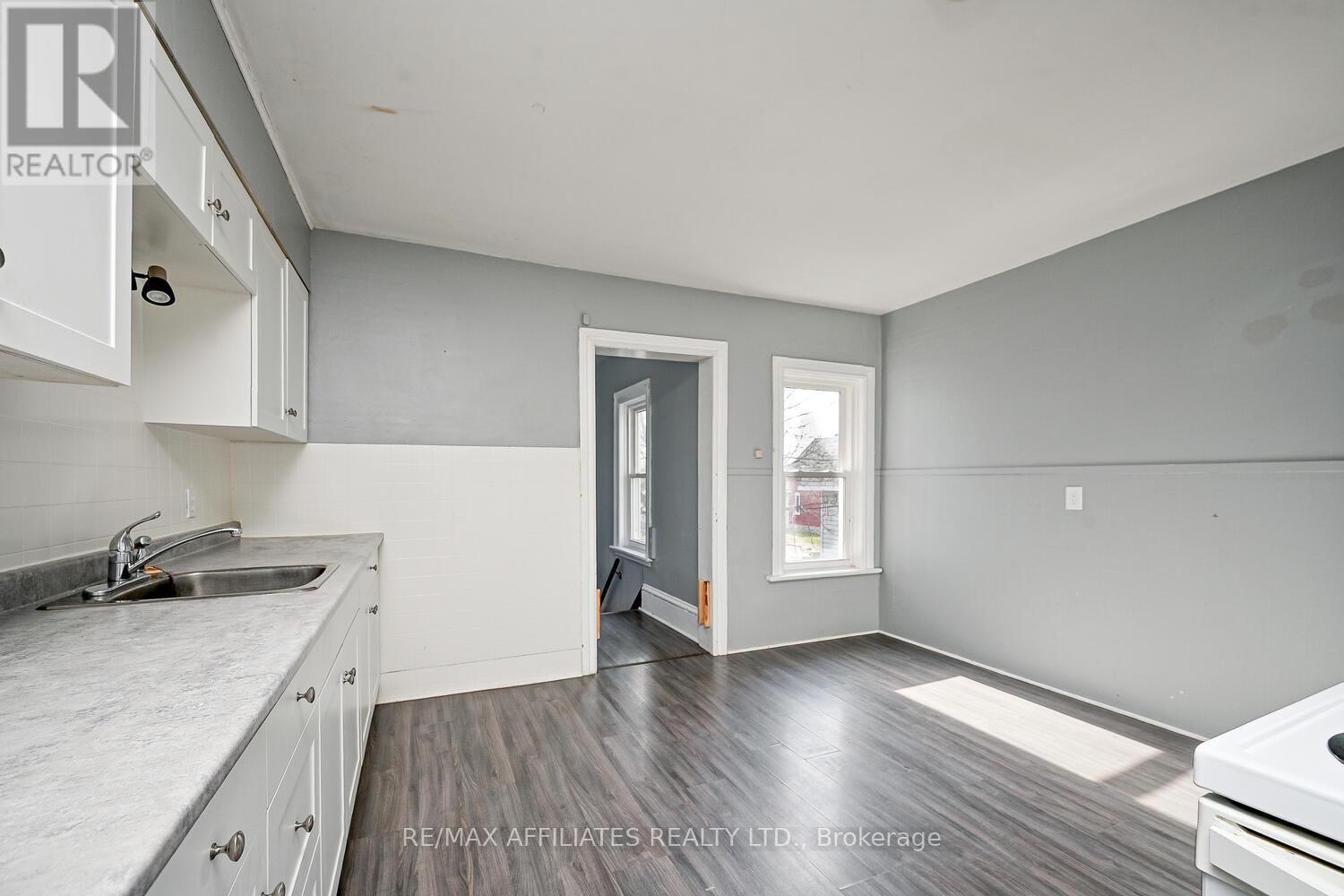 160 CHAMBERS STREET Image 16