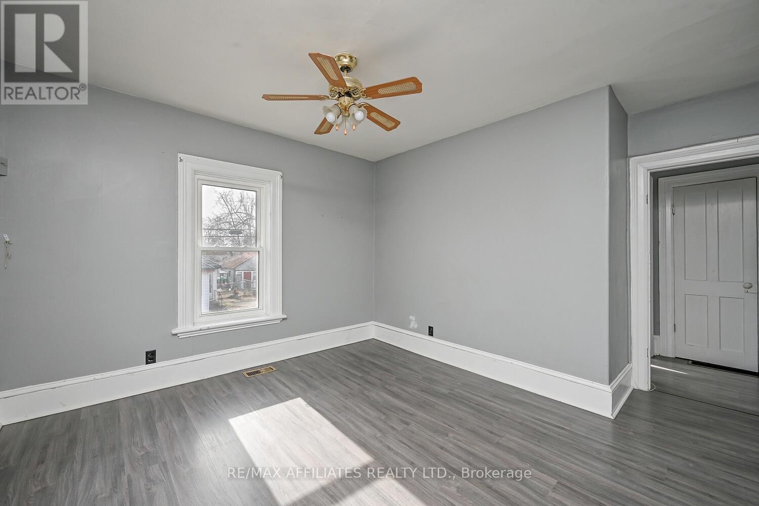 160 CHAMBERS STREET Image 22