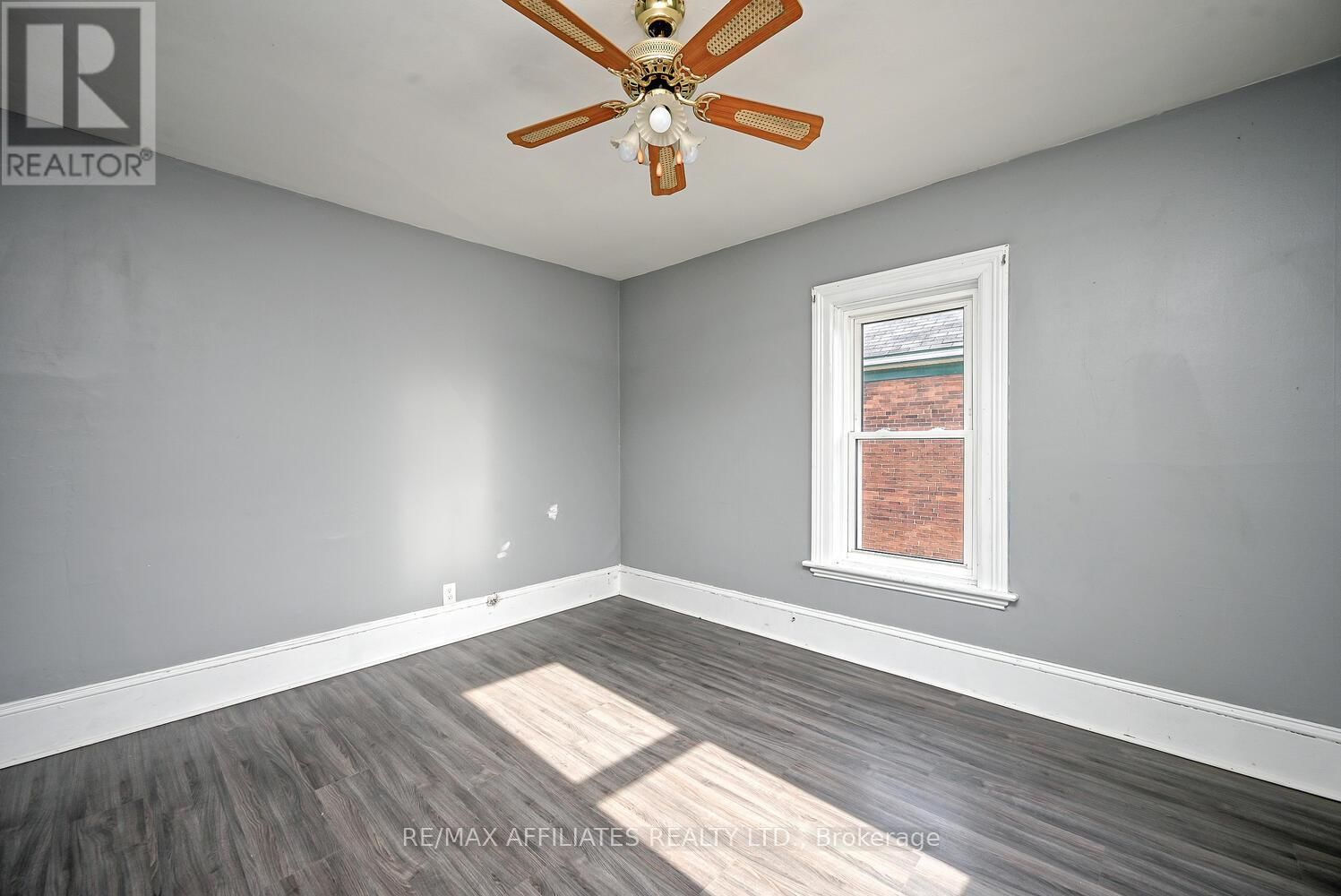 160 CHAMBERS STREET Image 23