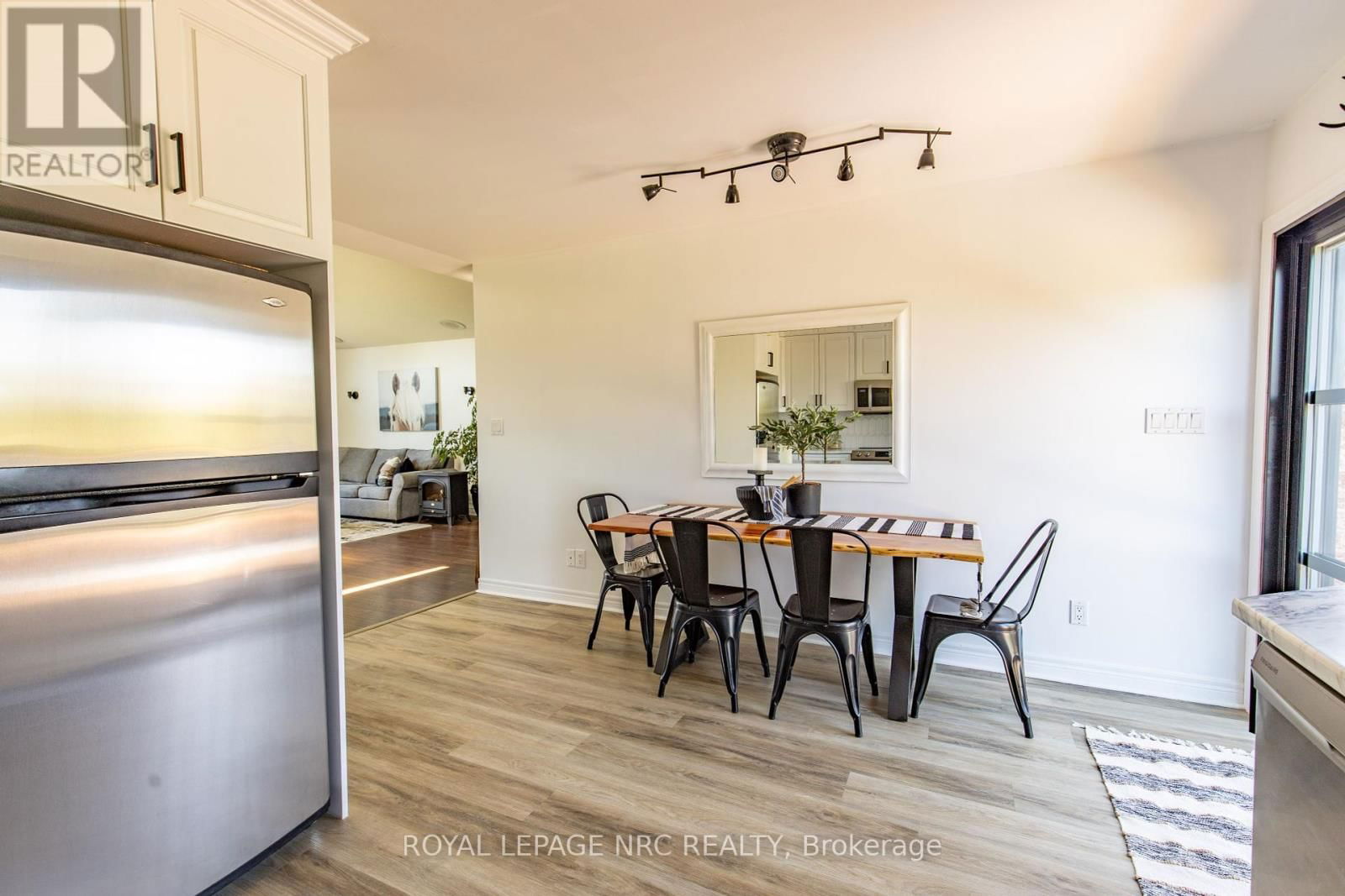 11635 BURNABY ROAD Image 23