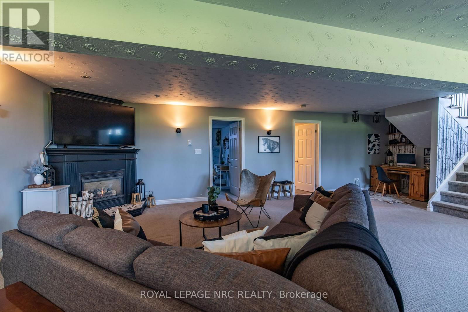 11635 BURNABY ROAD Image 33