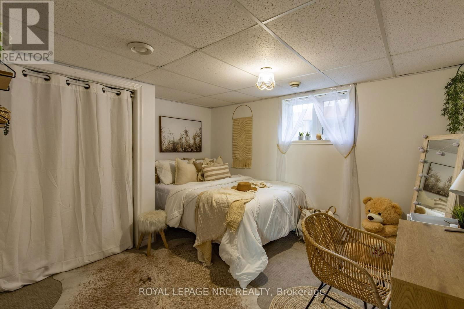11635 BURNABY ROAD Image 35