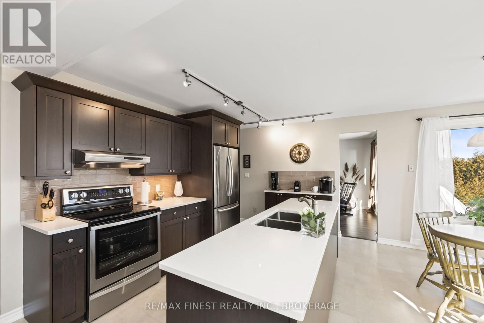 678 SUMMERFIELD PLACE Image 19