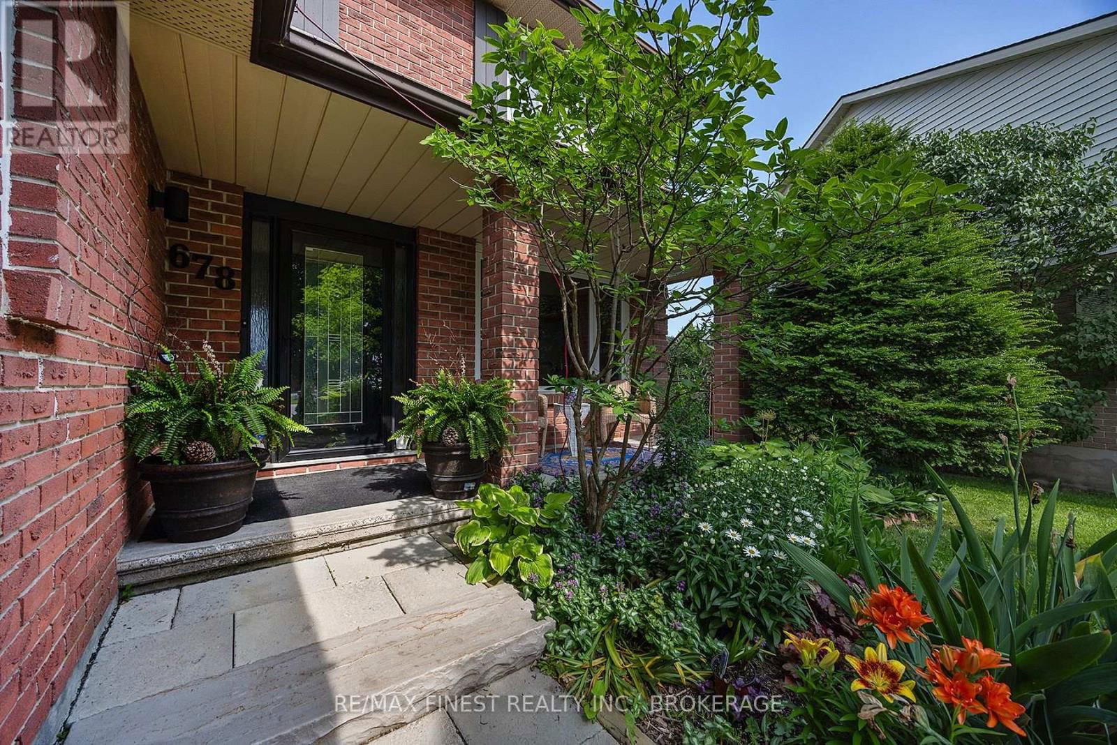 678 SUMMERFIELD PLACE Image 3
