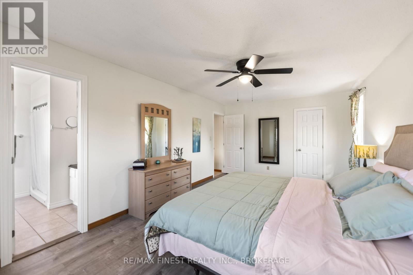 678 SUMMERFIELD PLACE Image 32
